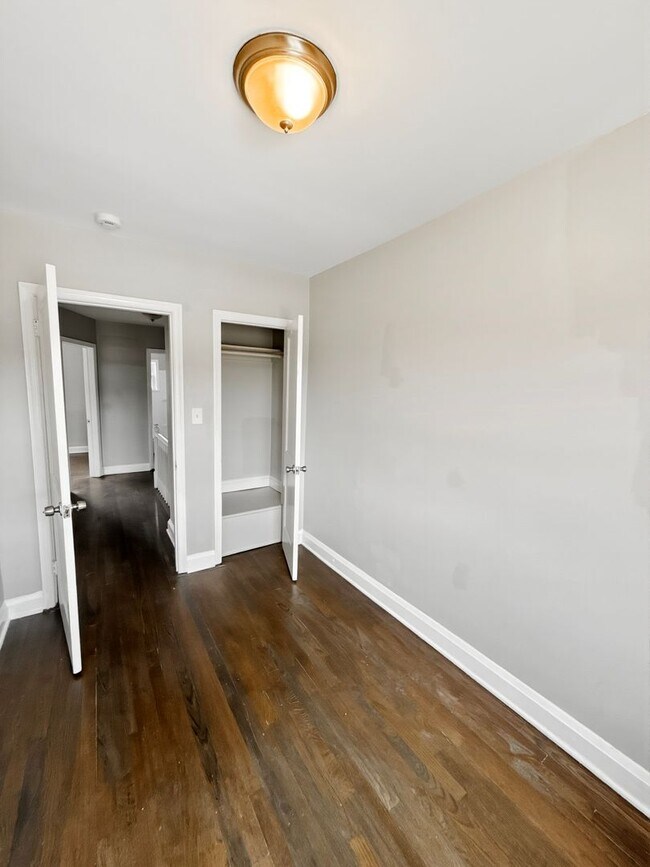 Building Photo - Spacious Dundalk Home with Finished Basement & Fireplace
