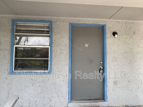 Building Photo - 2430 Tanglewood St