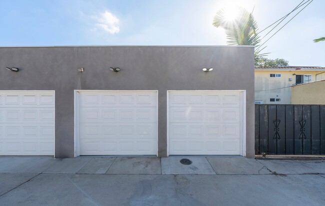 Building Photo - Cozy Home in Culver City!