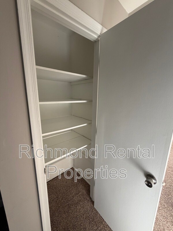 Building Photo - 2121 Lauderdale Dr