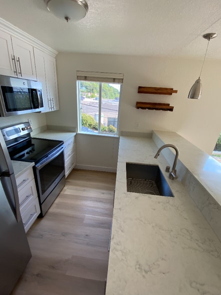 Building Photo - 1404 W Boston St