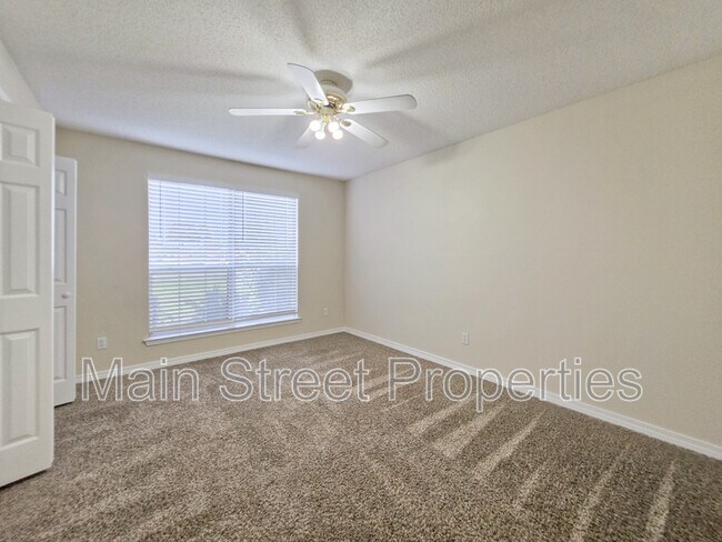 Building Photo - 1057 Freeboard Blvd