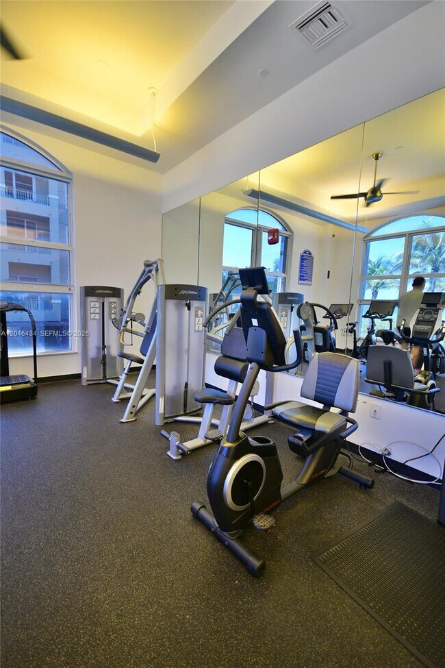 Building Photo - 2080 S Ocean Dr