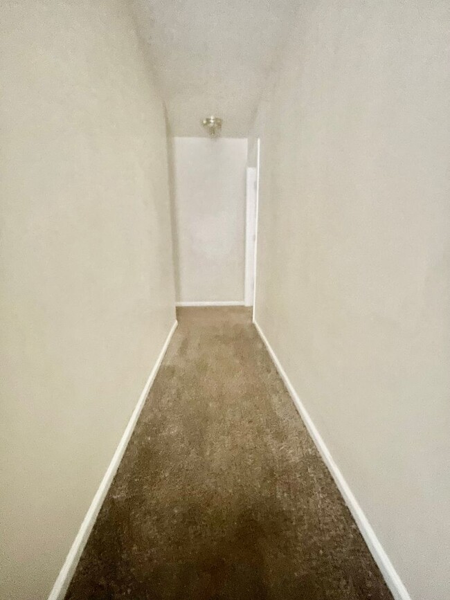 Building Photo - Must see 4 bedroom 2.5 bath townhouse with...