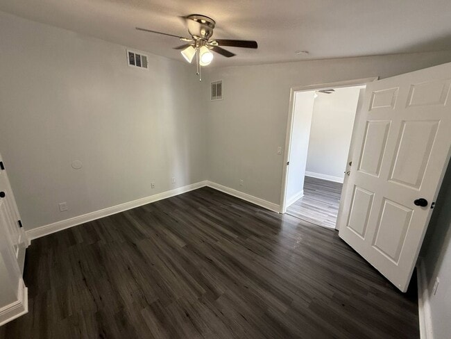 Building Photo - NEW, LOWER PRICE! 3/1 Duplex AVAILABLE NOW!