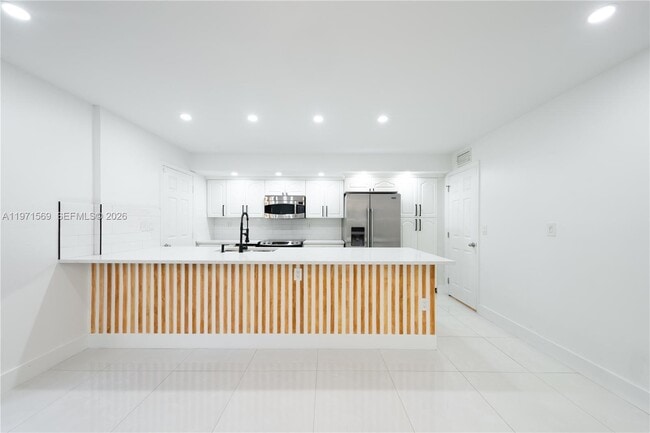 Building Photo - 3736 NE 166th St