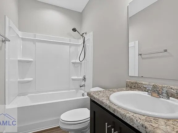 Building Photo - 589 Meloney Dr