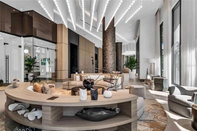 Building Photo - 275 1st Ave S