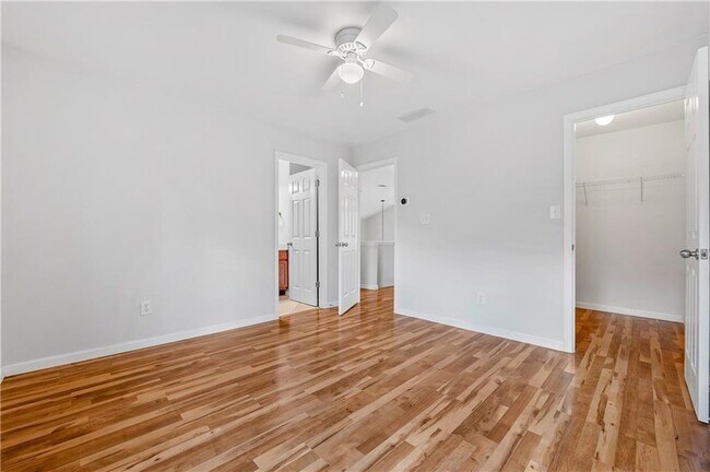 Building Photo - 2113 Worrall Hill Dr