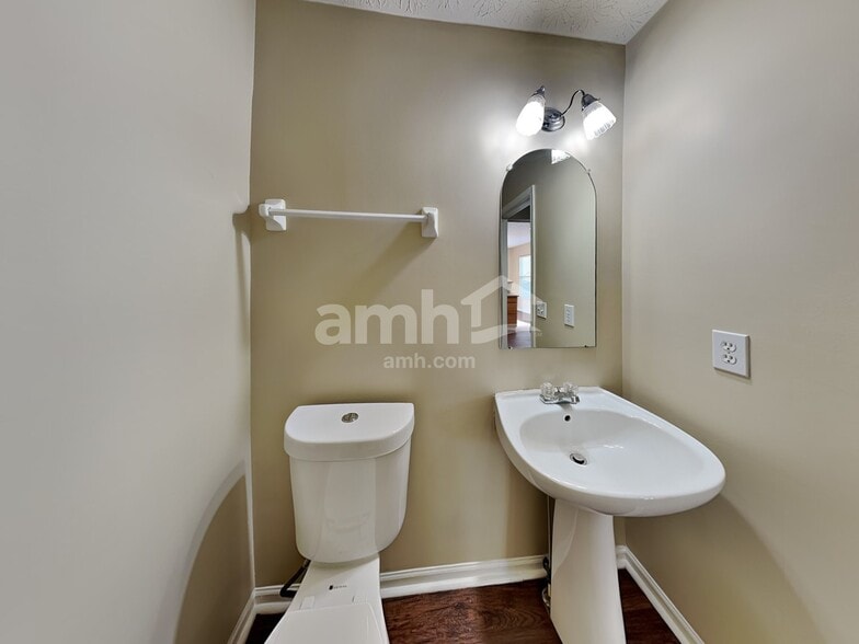 Building Photo - 942 Mahle Dr