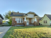 Building Photo - 1609 NE 18th St