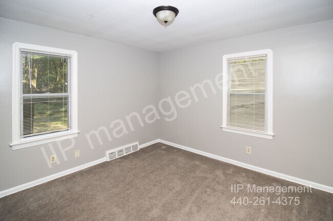 Building Photo - Lovely 3BD & 1.5BA Updated Home in North R...