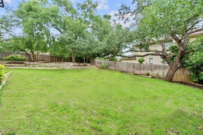 Building Photo - 10511 Tweedsmuir Dr