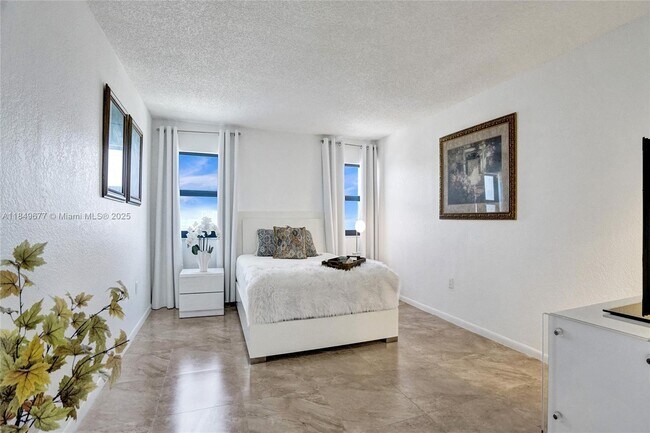 Building Photo - 1201 S Ocean Dr