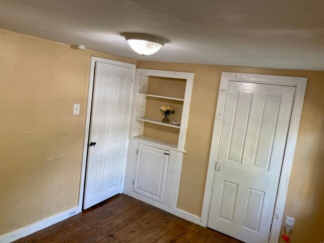 1st bedroom - 92 Cottage St