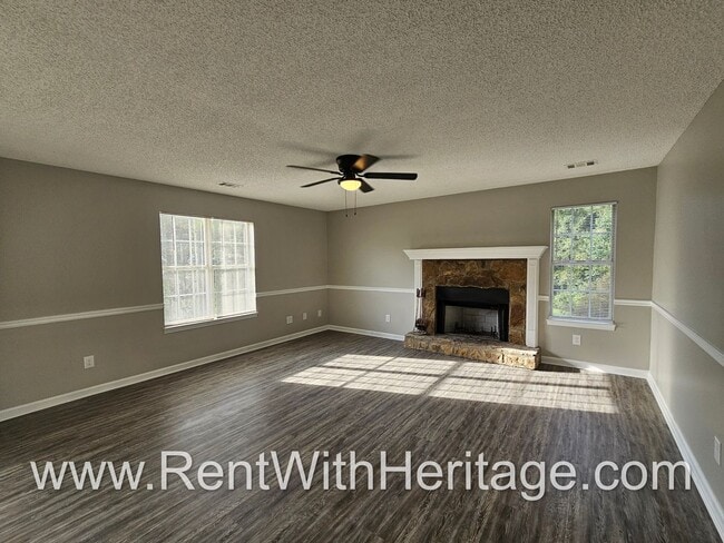 Building Photo - Gorgeous 5 bedroom/ 3 bath/ Upgrades Galor...