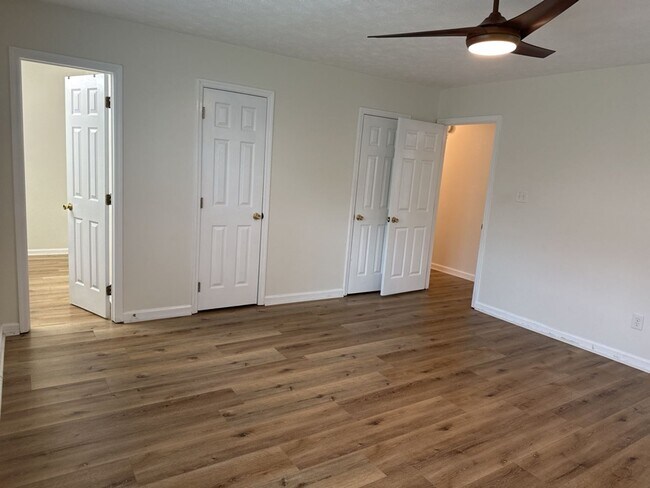 Building Photo - 112 Teal Lake Dr