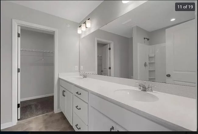 Building Photo - Modern Elegance Meets Everyday Comfort in ...