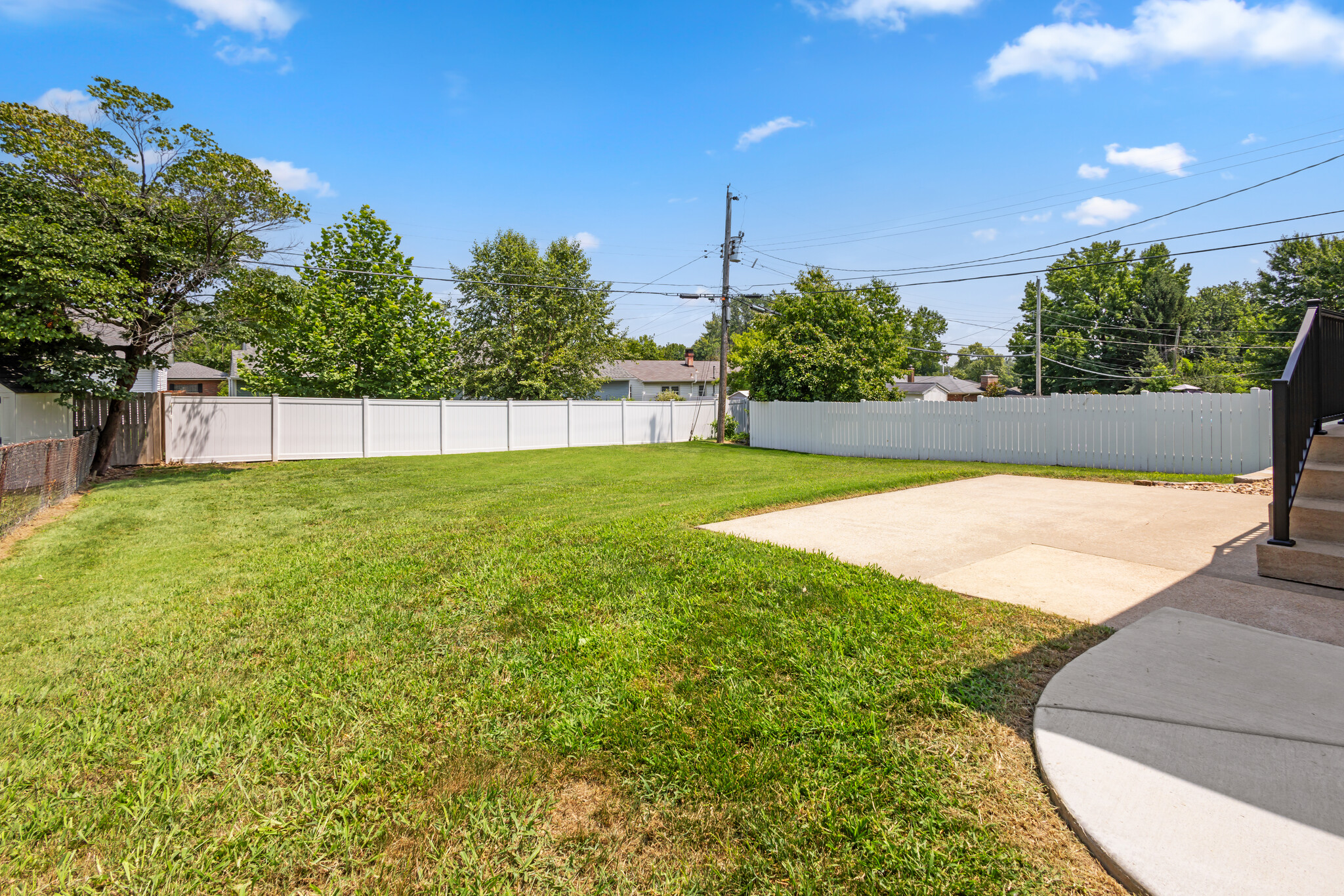 Building Photo - 2628 Linden Pl