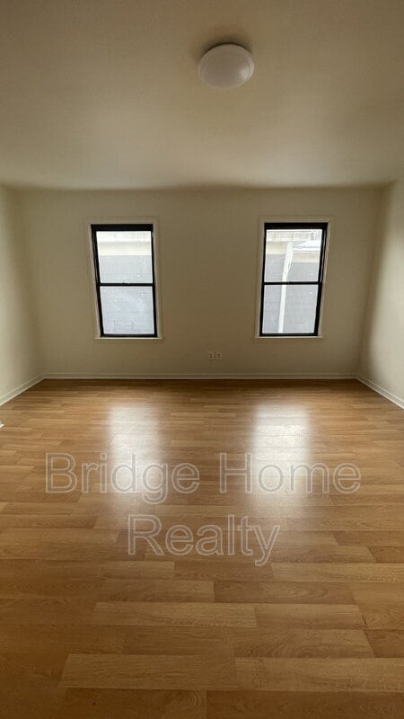 Building Photo - 319 N Balph Ave