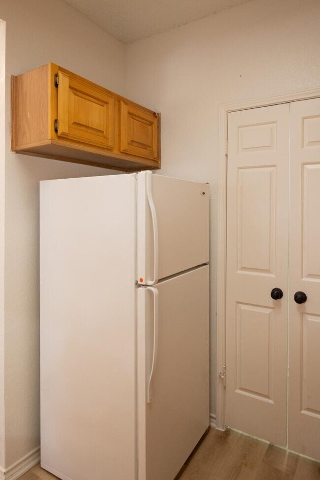 Building Photo - 3001 Cedar St