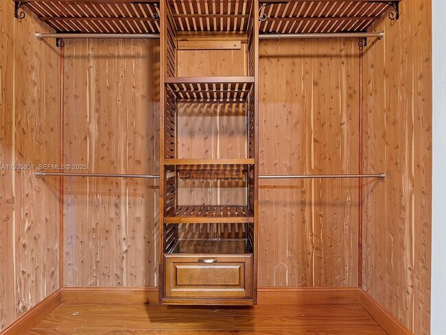 Building Photo - 931 SW 150th Ave