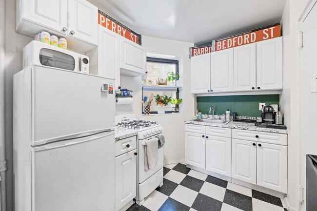 Building Photo - 91 Bedford St