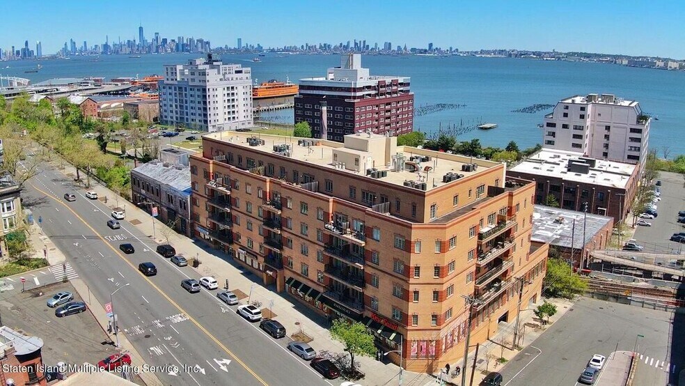 Building Photo - 155 Bay St