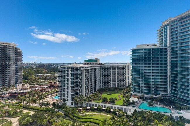 Building Photo - 10275 Collins Ave