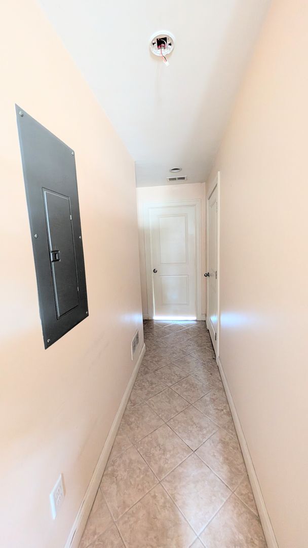 Building Photo - Spacious Townhouse: 4-bed, 3.5 bath unit in Brighton with Garage Parking