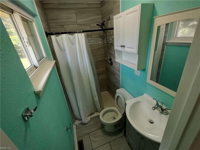 Building Photo - 344 Lavender Ln