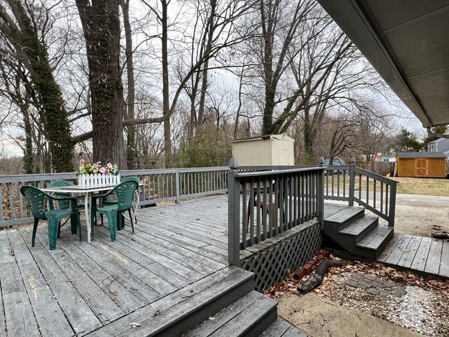 Building Photo - 2204 Merle St