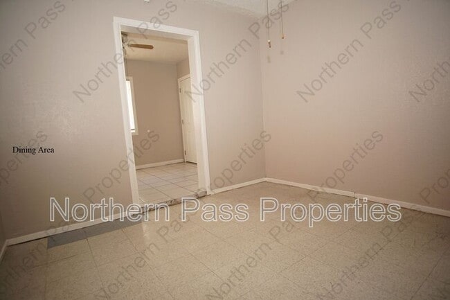 Building Photo - 219 W Rio Grande Ave