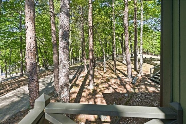 Building Photo - 114 Cherokee Dr S