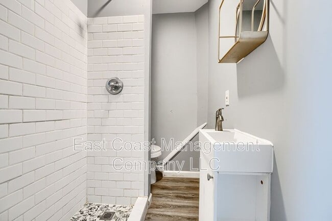 Building Photo - 3213 Elmley Ave