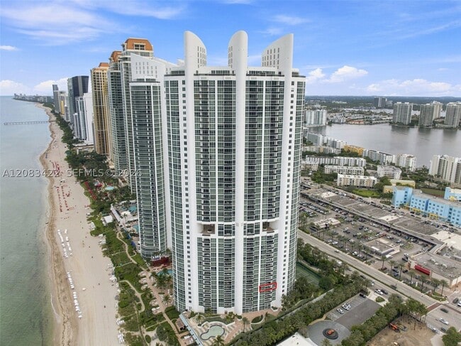 Building Photo - 18201 Collins Ave