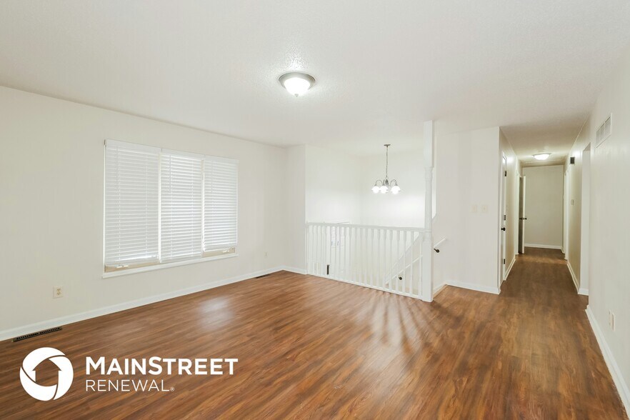 Building Photo - 2808 SE 2 St