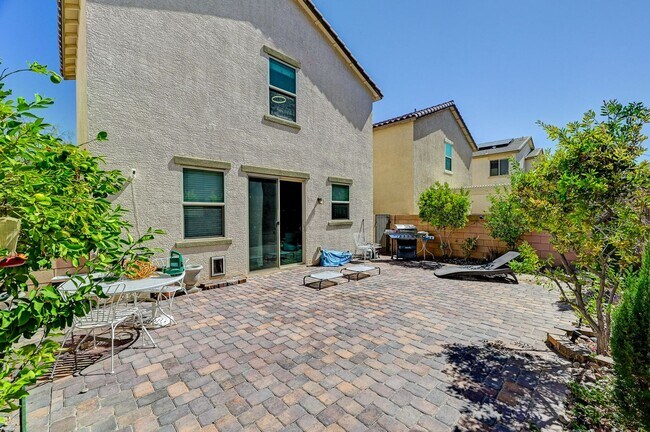 Building Photo - Stunning Southern Highlands three bedroom!