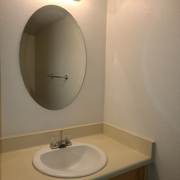 Building Photo - 3491 N Arizona Ave