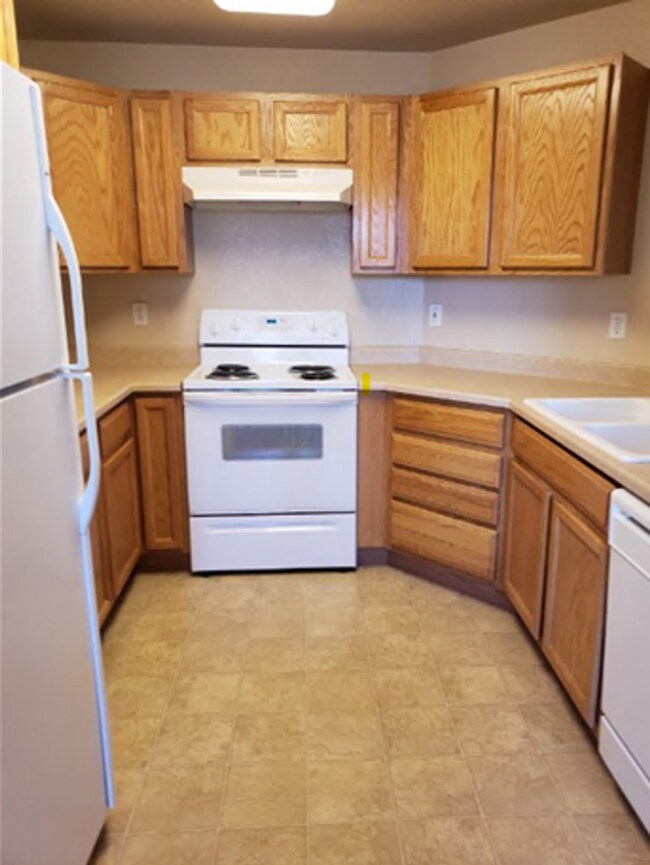 Building Photo - 2 Bedroom condo in desirable Powers Corridor area!