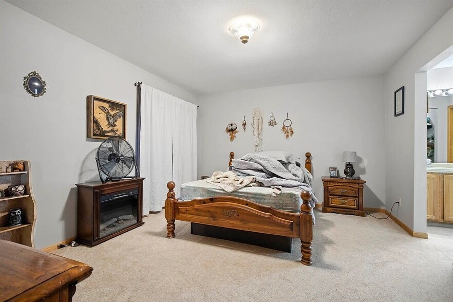 Building Photo - 6043 Boxwood Dr