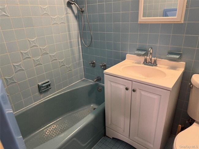 Building Photo - 1393 Pelham Pkwy N