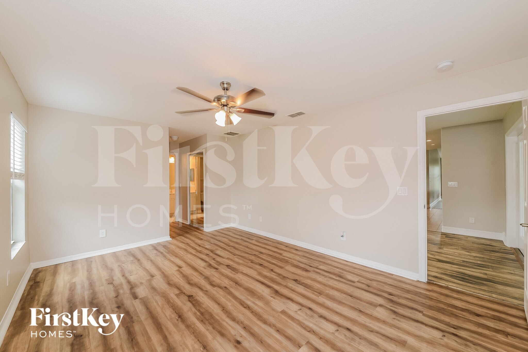 Building Photo - 6177 Hollywood Ave