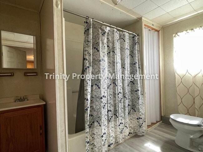 Building Photo - 143 Camden St