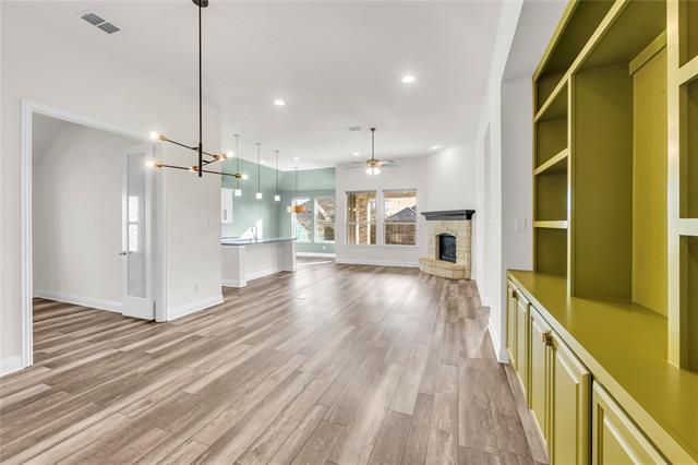 Building Photo - 1523 Carnation St