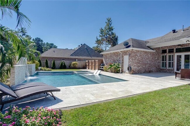 Building Photo - 306 Palermo Dr