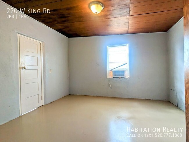 Building Photo - Cozy Vintage 2Bd/1Ba Home, with a Spacious...