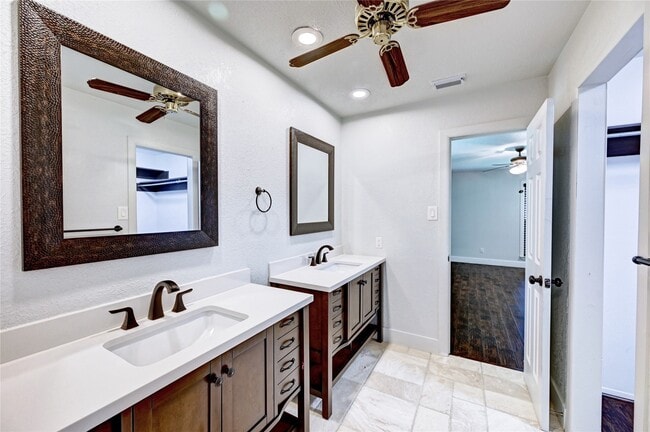 Building Photo - 5103 Temple Bell Dr