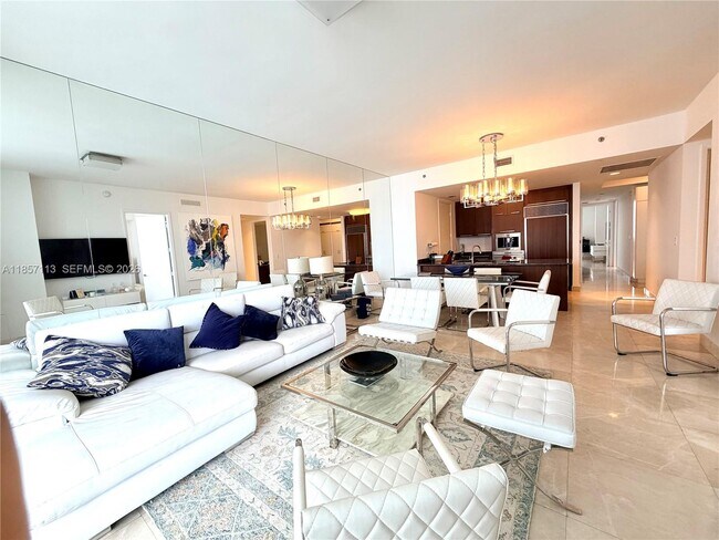 Building Photo - 16001 Collins Ave