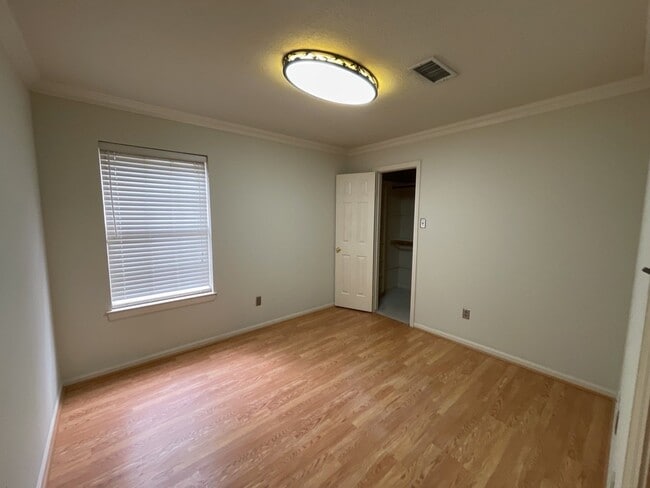 Building Photo - 46 Sweetdream Pl